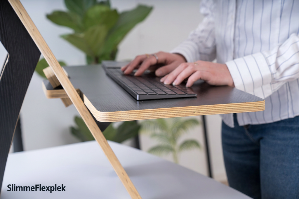 Desk riser close-up - SlimmeFlexplek